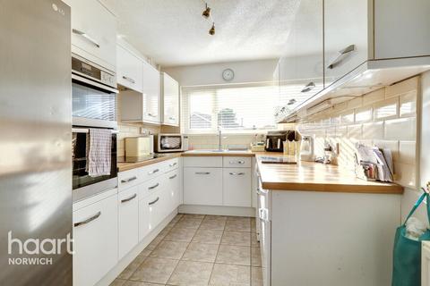 3 bedroom detached bungalow for sale, Mill Close, Norwich