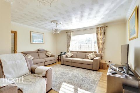 3 bedroom detached bungalow for sale, Mill Close, Norwich