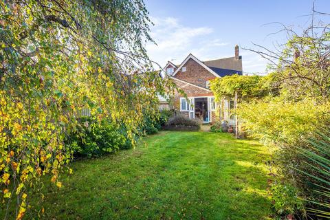 3 bedroom semi-detached house for sale, Eastwood Road, Bramley