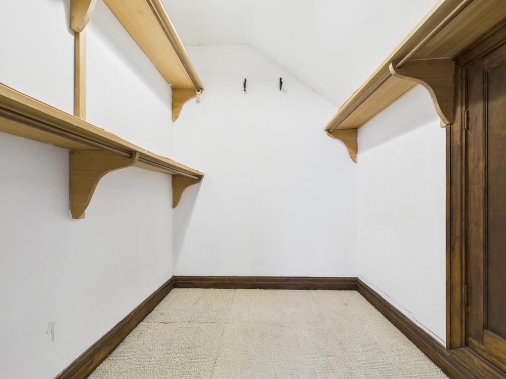 Walk-In Wardrobe