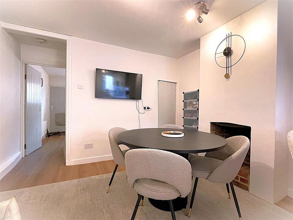 Dining Area.jpg