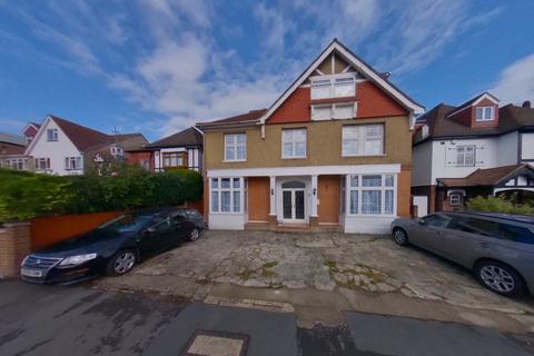 1 bedroom terraced house to rent, Grove Park,  London, E11