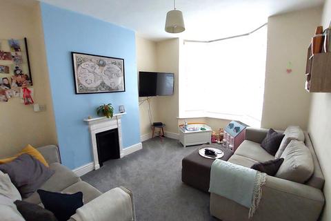 3 bedroom house to rent, Gosport Road, Lee-on-the-solent, Hampshire, PO13