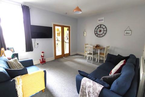 3 bedroom house to rent, Gosport Road, Lee-on-the-solent, Hampshire, PO13