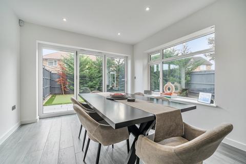 undefined, Glade Gardens, Croydon