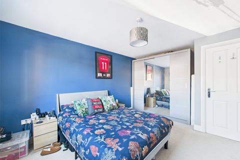 undefined, Longhorn Avenue, Gloucester, Gloucestershire, GL1