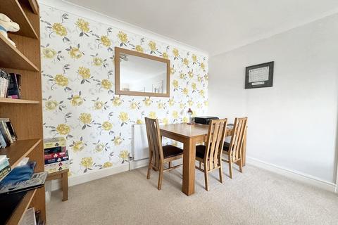 2 bedroom flat for sale, Ferndown