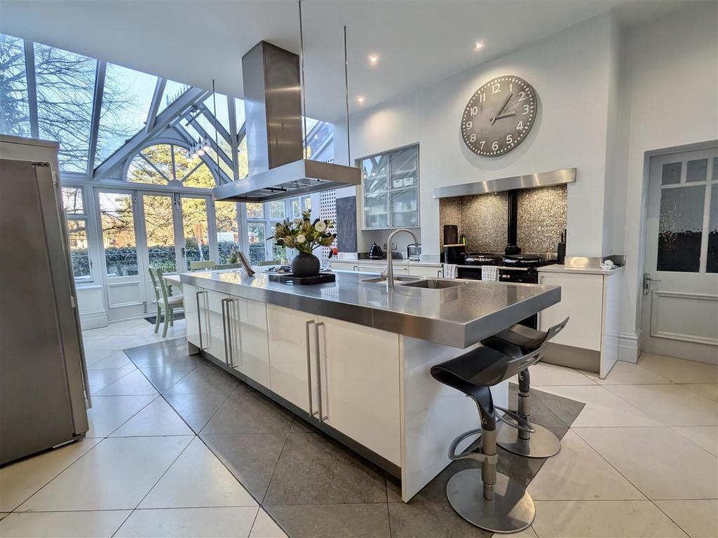 Family dining kitchen