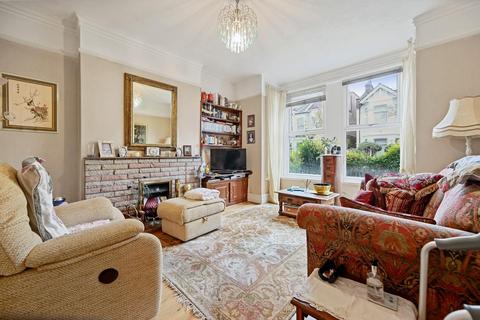 2 bedroom flat for sale, Willcott Road, Acton