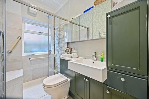2 bedroom flat for sale, Willcott Road, Acton