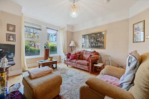 2 bedroom flat for sale, Willcott Road, Acton