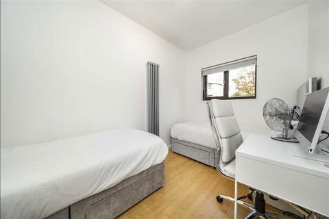 2 bedroom flat for sale, Prospect Place, London E1W