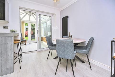 2 Letcombe Close, Leigh, WN7 1SU