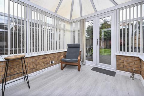 2 Letcombe Close, Leigh, WN7 1SU