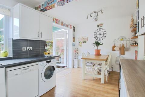 2 bedroom semi-detached house for sale, Roslyn Crescent, Hedon, Hull,  HU12 8HR