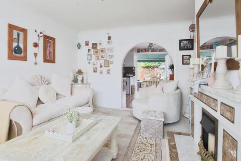 2 bedroom semi-detached house for sale, Roslyn Crescent, Hedon, Hull,  HU12 8HR