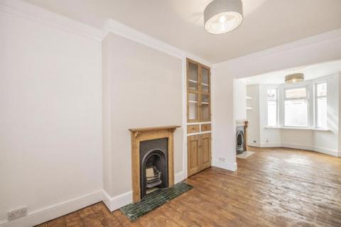 3 bedroom terraced house to rent, Derby Road, Abington, Northampton NN1