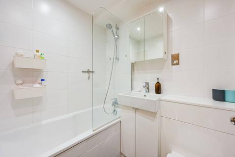 2 bedroom flat for sale, London E3