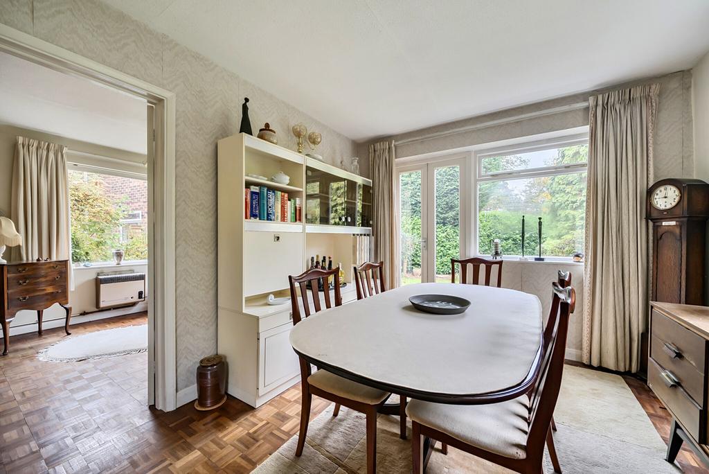 1369886-3-68f8a70...