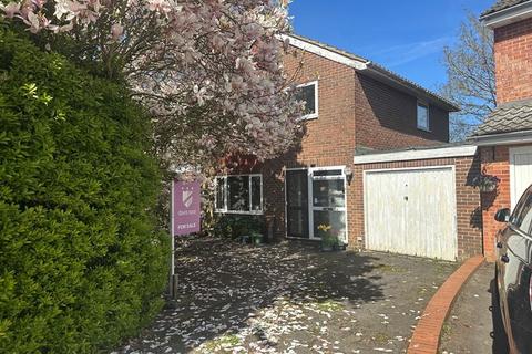 undefined, Elizabeth Close, Oxfordshire RG9