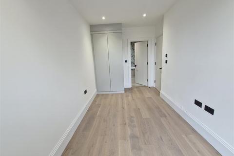 2 bedroom flat to rent, 351a Rotherhithe Street, London