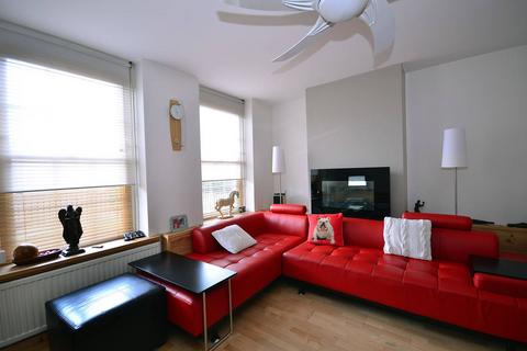 2 bedroom flat to rent, Caledonian Road, Caledonian Road, London, N7