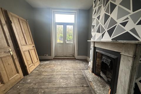 5 bedroom end of terrace house for sale, 30 Milton Road East, Lowestoft, Suffolk NR32 1NU