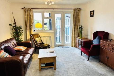 1 bedroom flat for sale, Fairbanks Lodge, Furzehill Road, Borehamwood WD6