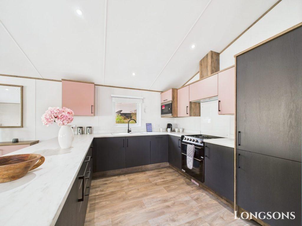 Cam02173g0 Pr0280 Still041