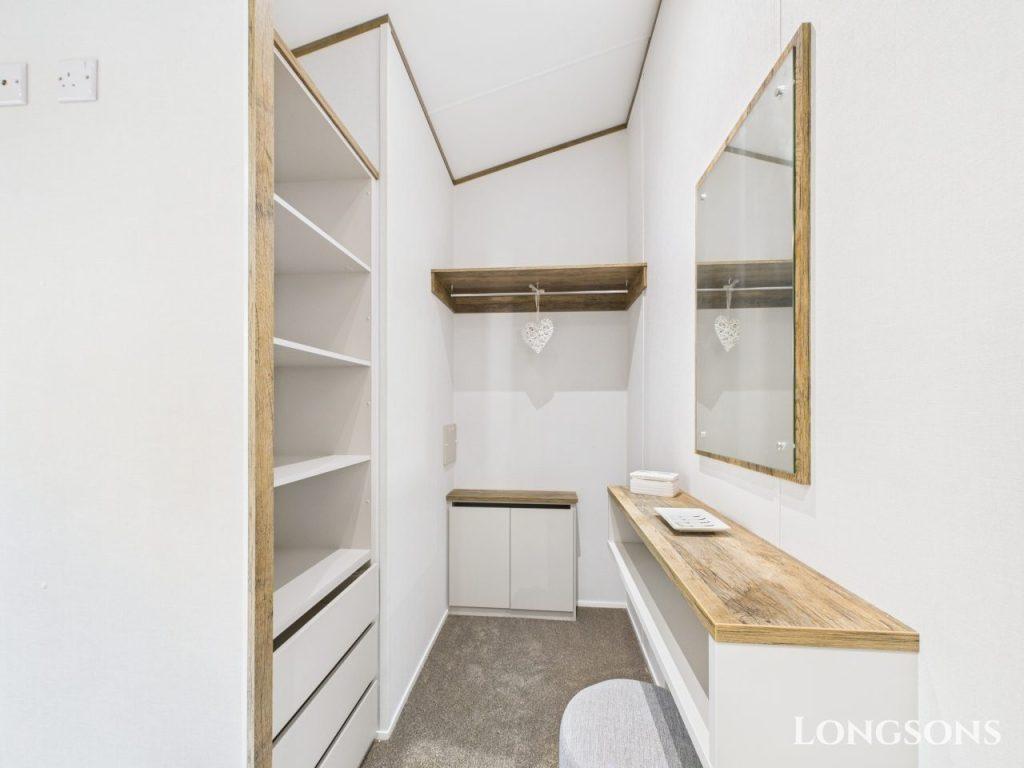 Cam02173g0 Pr0280 Still047