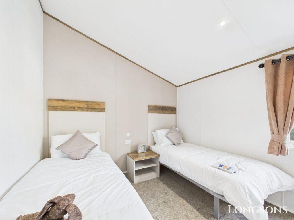 Cam02173g0 Pr0280 Still050