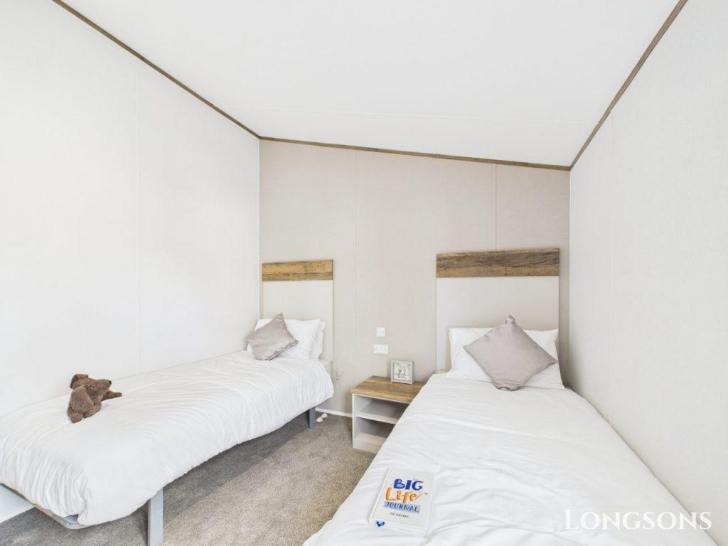 Cam02173g0 Pr0280 Still051