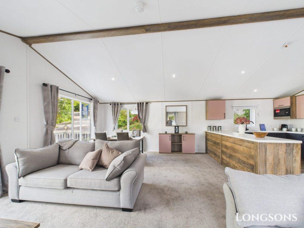 Cam02173g0 Pr0280 Still043