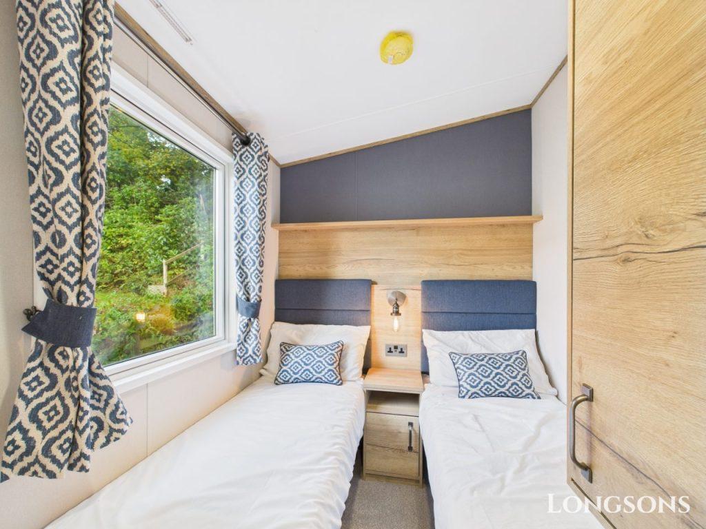 Cam02173g0 Pr0280 Still065