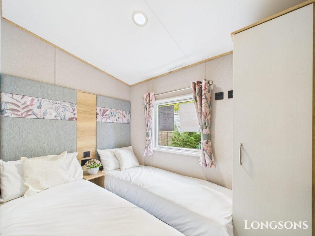 Cam02173g0 Pr0280 Still010