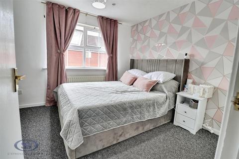 2 bedroom terraced house for sale, Bowlers Close, Etruria