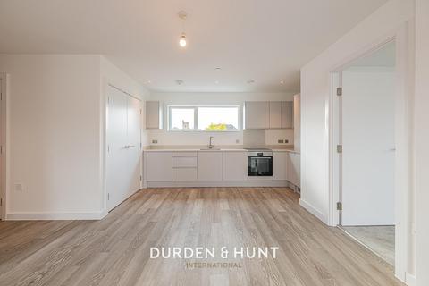 2 bedroom apartment for sale, High Street, Epping, CM16