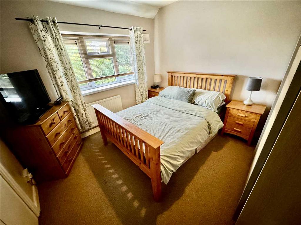 BEDROOM   2   (Rear)