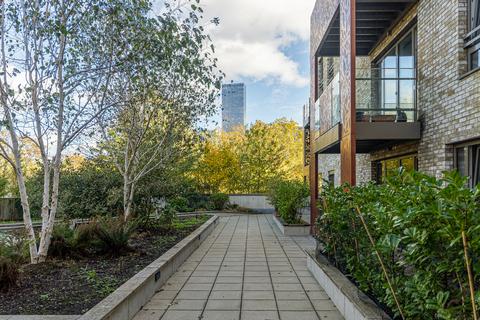 1 bedroom apartment for sale, Blondin Way, London, SE16