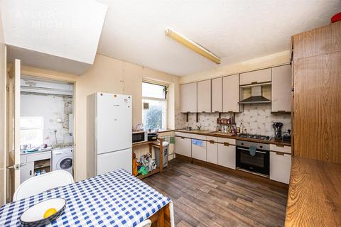 5 bedroom terraced house to rent, Shanklin Road, Brighton