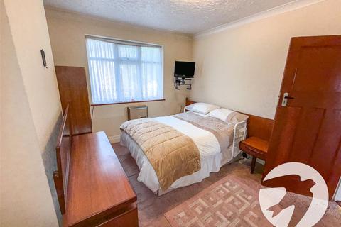 3 bedroom semi-detached house for sale, Sidcup Road, London, SE9