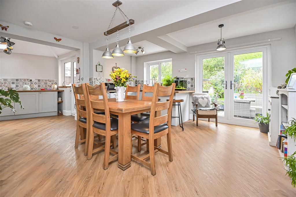 59 Haddon Road Dining Kitchen (2).jpg