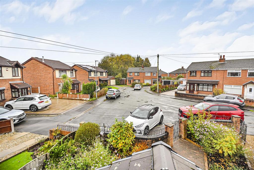 59 Haddon Road View to Front.jpg