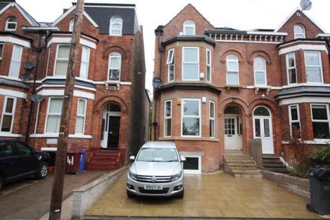 5 bedroom detached house to rent, Brighton Grove, Manchester M14