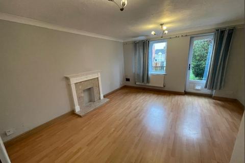 2 bedroom semi-detached house to rent, Wheelers Park, High Wycombe, HP13