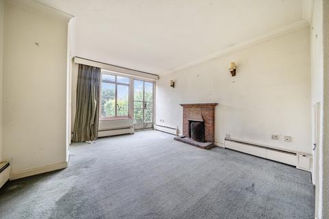 3 bedroom bungalow for sale, Longmead, Surrey GU1
