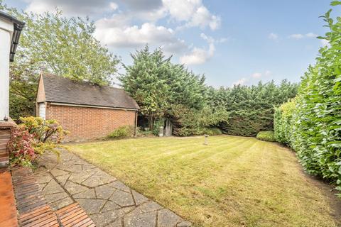 3 bedroom bungalow for sale, Longmead, Surrey GU1