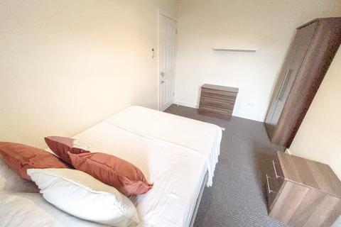 4 bedroom terraced house to rent, Egerton Road, L15 2HN,