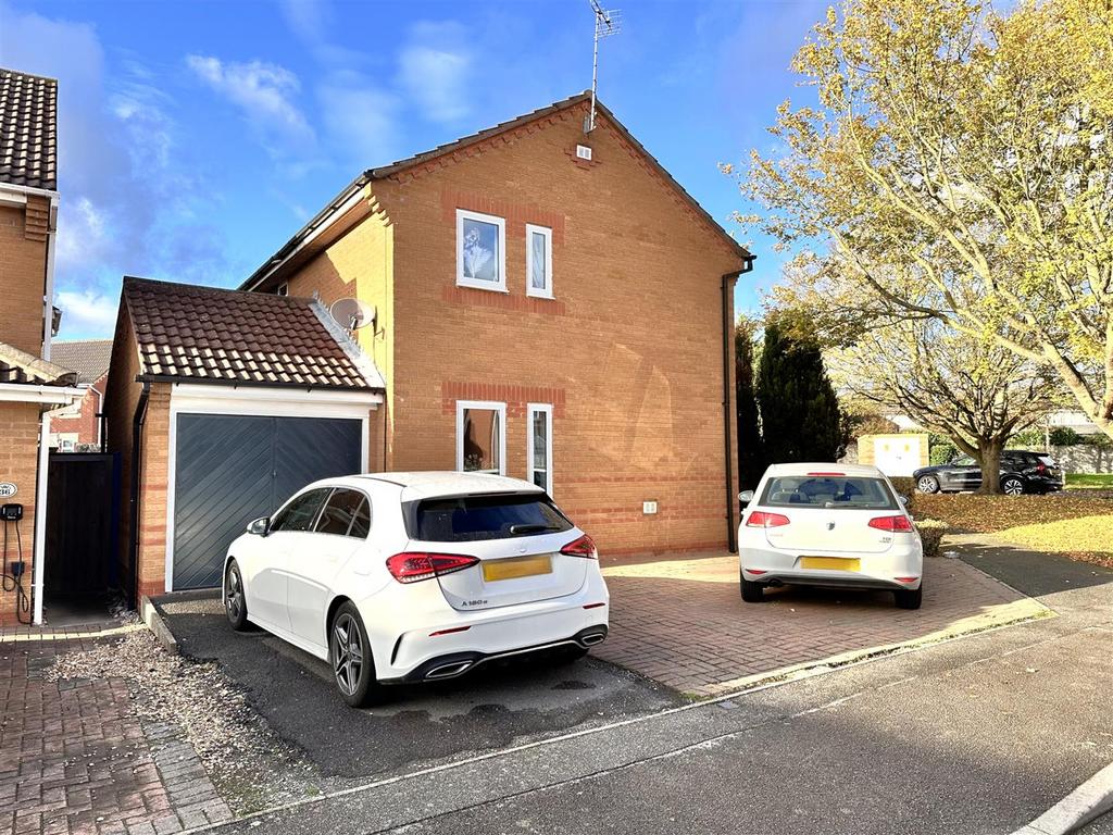 Attached Garage & Multi-Vehicle Driveway 333