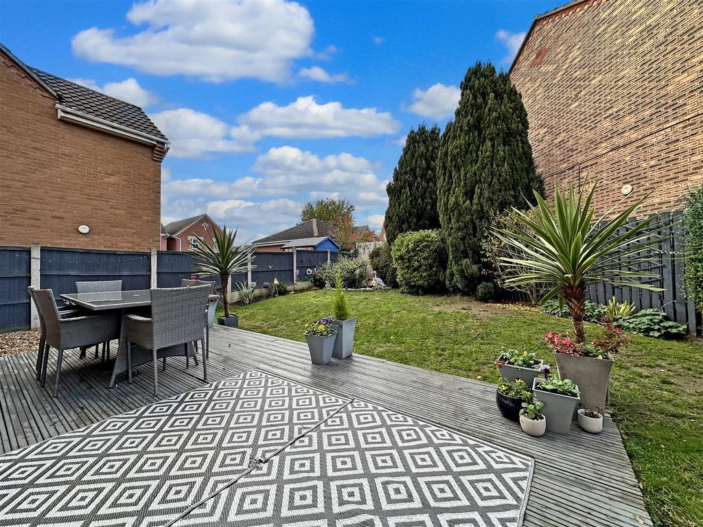 Generous Private Garden 238